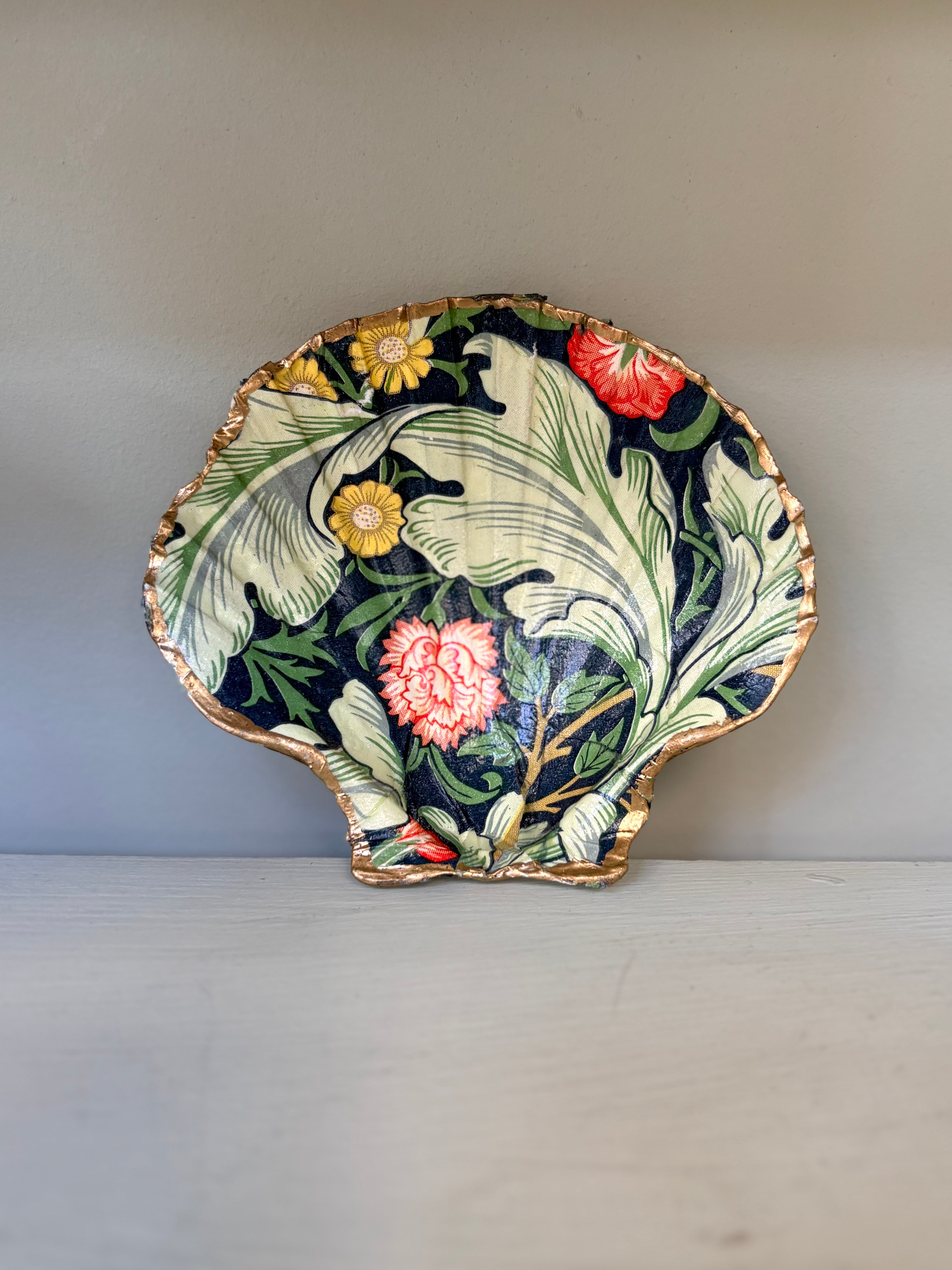 Periwinkle Shells Green Floral Trinket Dish